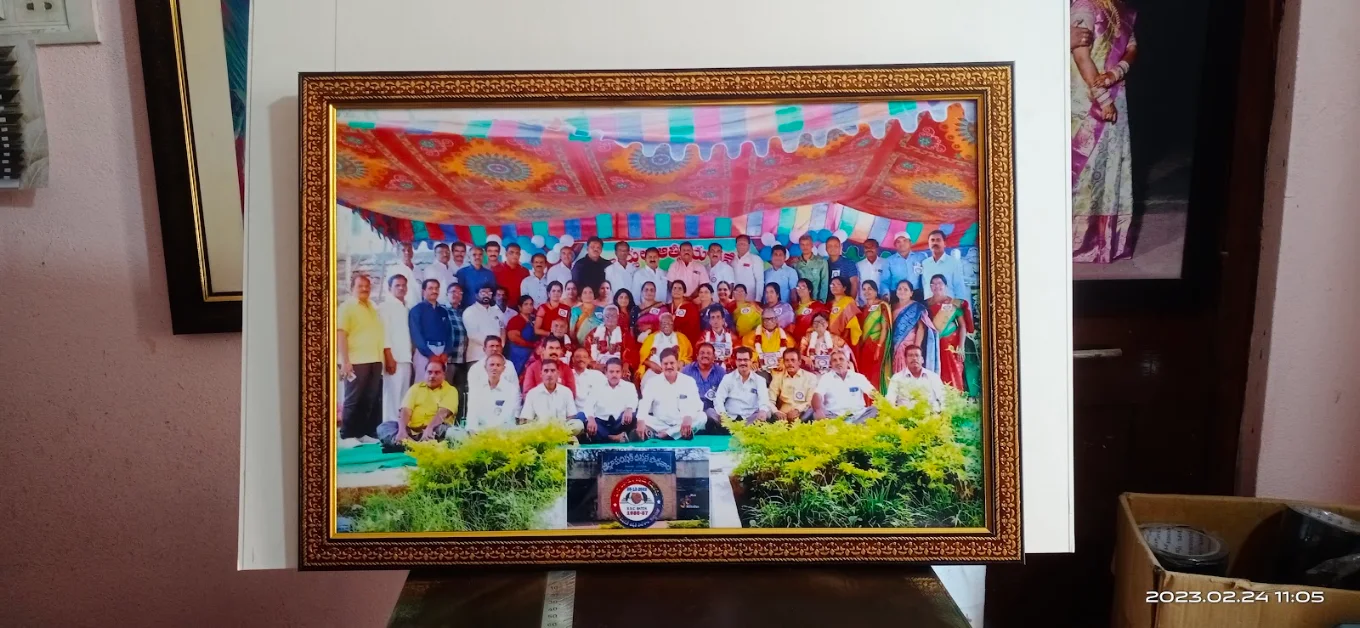 Large group photo frame work